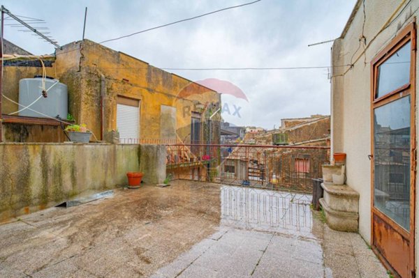 casa indipendente in vendita a Caltagirone