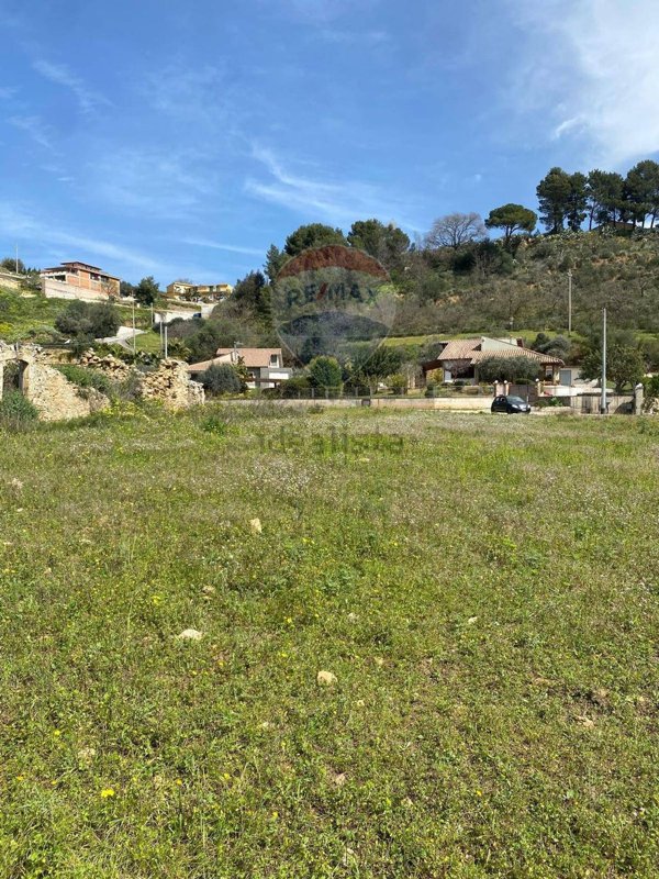 casa indipendente in vendita a Caltagirone