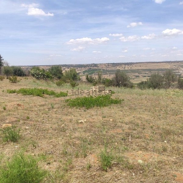 casa indipendente in vendita a Caltagirone in zona Santo Pietro