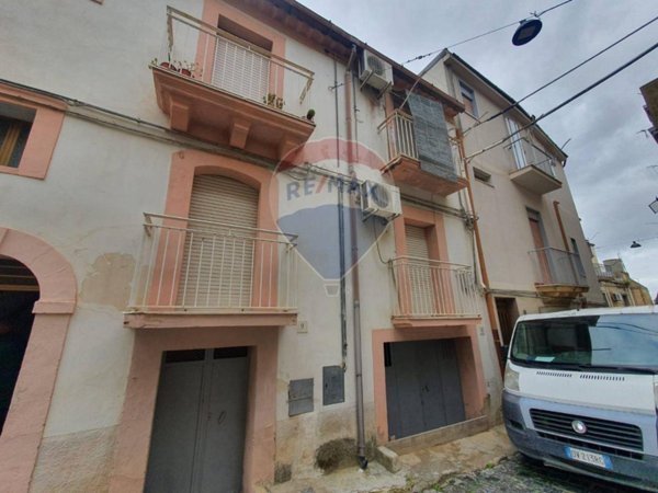 casa indipendente in vendita a Caltagirone