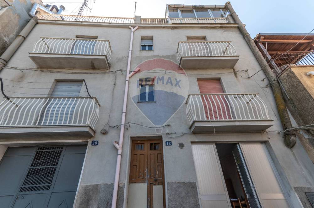 casa indipendente in vendita a Caltagirone