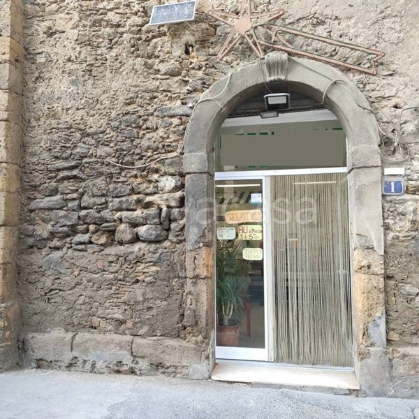 negozio in vendita a Caltagirone in zona Santo Pietro