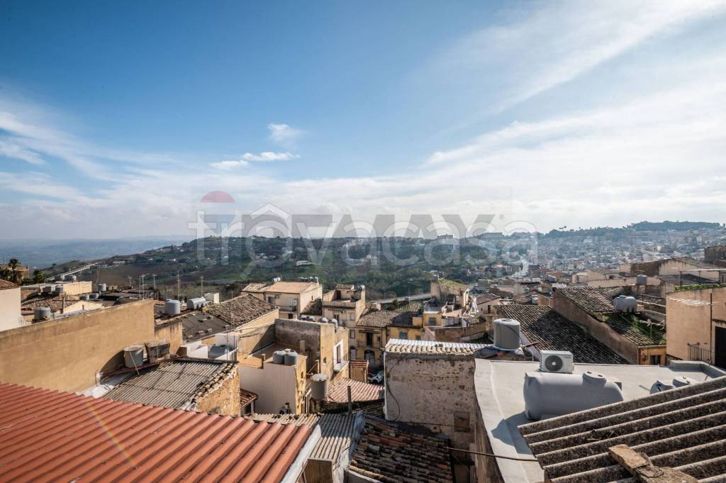 casa indipendente in vendita a Caltagirone in zona Signore del Soccorso