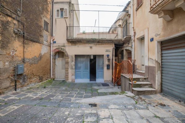 casa indipendente in vendita a Caltagirone