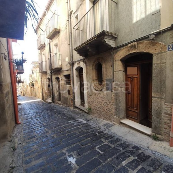 appartamento in vendita a Caltagirone in zona Santo Pietro