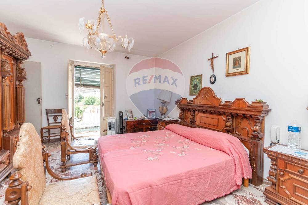casa indipendente in vendita a Caltagirone