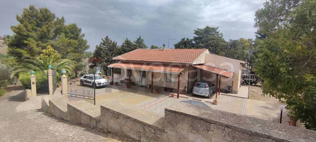 casa indipendente in vendita a Caltagirone in zona San Mauro