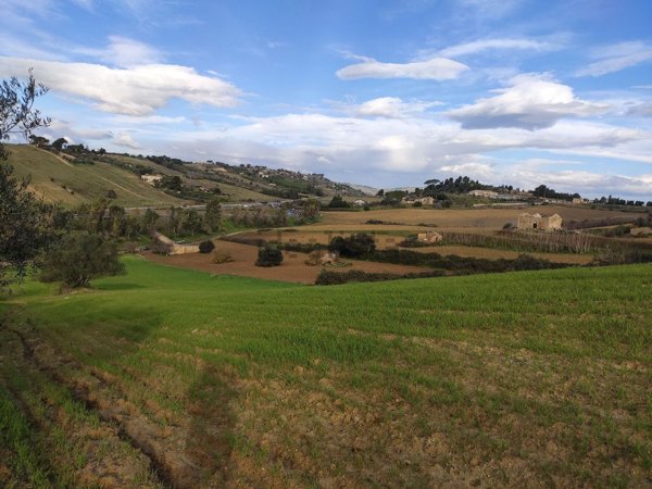 casa indipendente in vendita a Caltagirone in zona Piano San Paolo