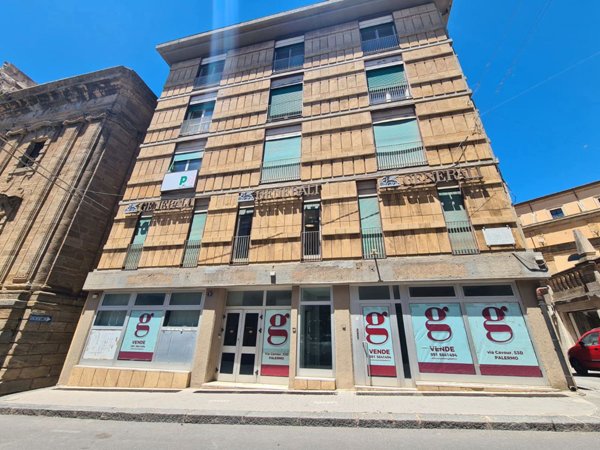 locale commerciale in vendita a Caltagirone
