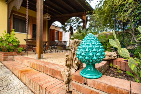 casa indipendente in vendita a Caltagirone in zona Piano San Paolo