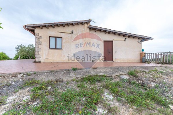casa indipendente in vendita a Caltagirone