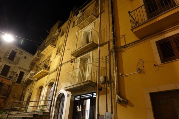 casa indipendente in vendita a Caltagirone