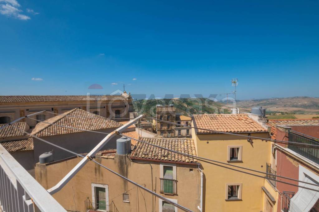 casa indipendente in vendita a Caltagirone