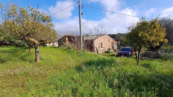 casa indipendente in vendita a Caltagirone