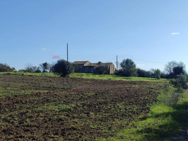 casa indipendente in vendita a Caltagirone in zona Santo Pietro