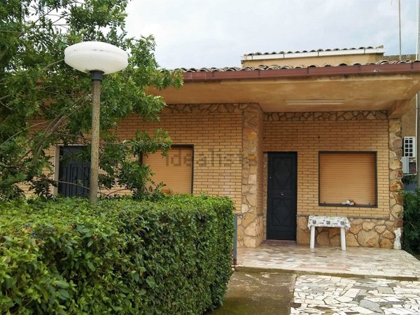casa indipendente in vendita a Caltagirone in zona Albanazzo