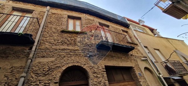 casa semindipendente in vendita a Caltagirone