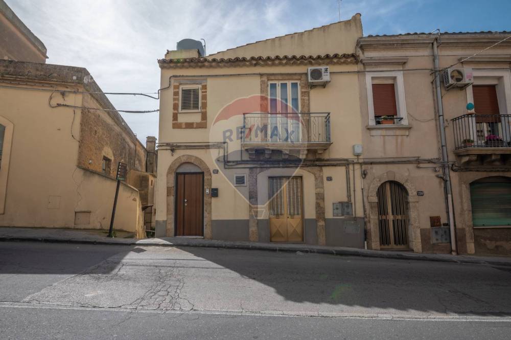 casa indipendente in vendita a Caltagirone