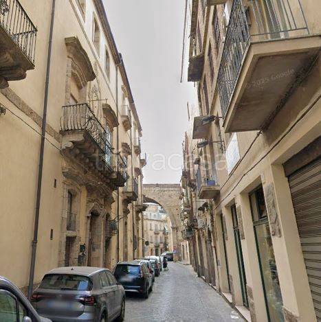 negozio in vendita a Caltagirone