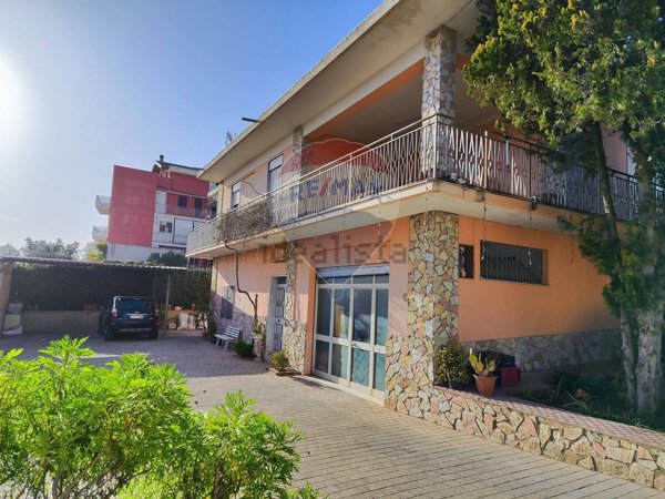 casa indipendente in vendita a Caltagirone