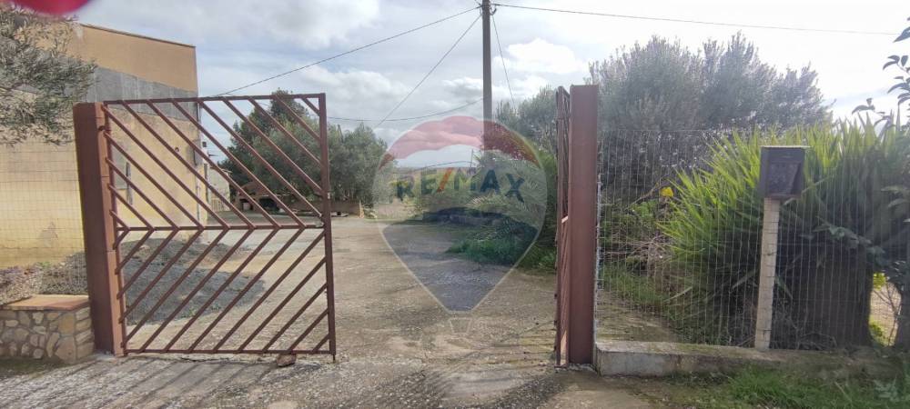 casa indipendente in vendita a Caltagirone in zona Piano San Paolo