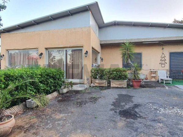 casa indipendente in vendita a Caltagirone in zona Piano Carbone