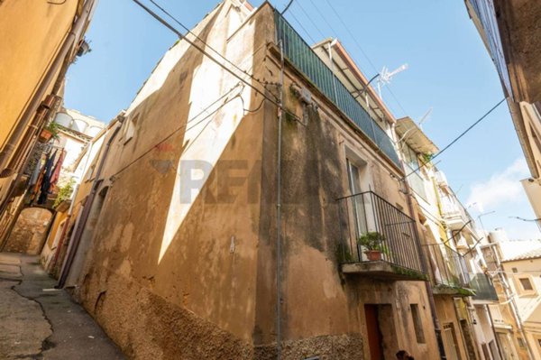 casa indipendente in vendita a Caltagirone