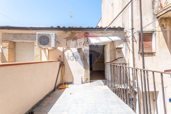 casa indipendente in vendita a Caltagirone