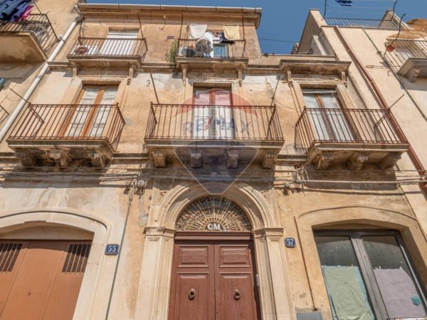 casa indipendente in vendita a Caltagirone