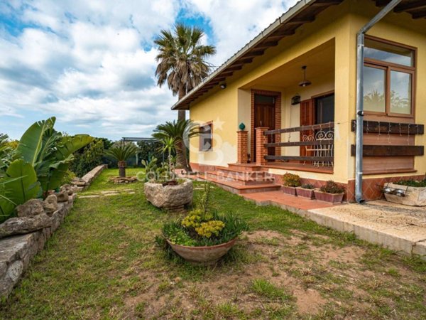 casa indipendente in vendita a Caltagirone in zona Piano San Paolo