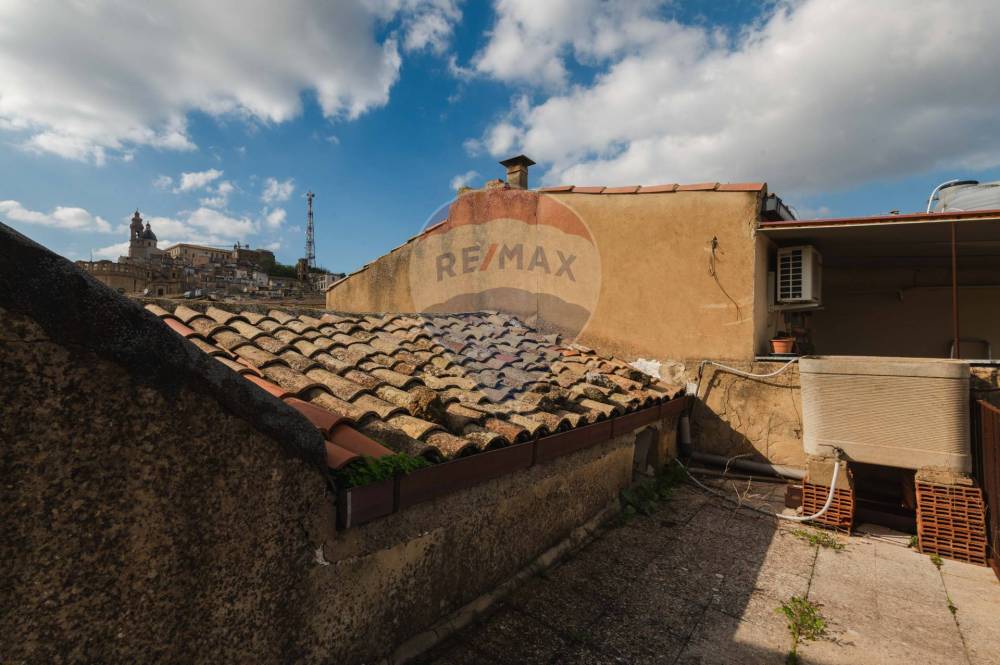 casa indipendente in vendita a Caltagirone