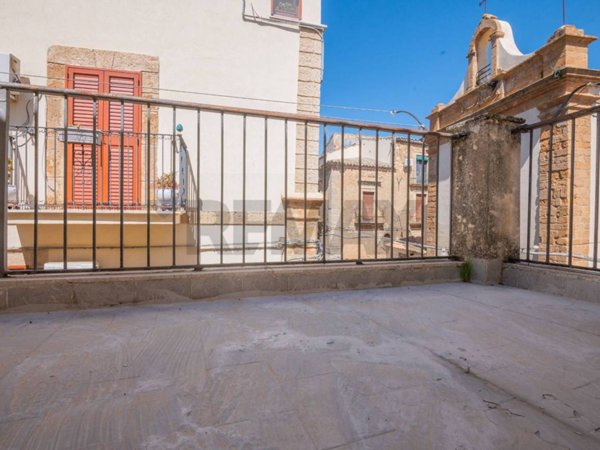 casa indipendente in vendita a Caltagirone