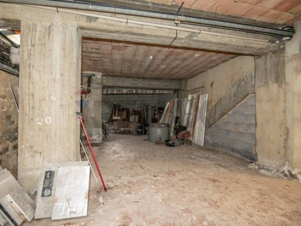 locale commerciale in vendita a Caltagirone