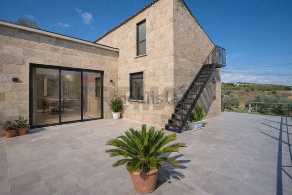 casa indipendente in vendita a Caltagirone