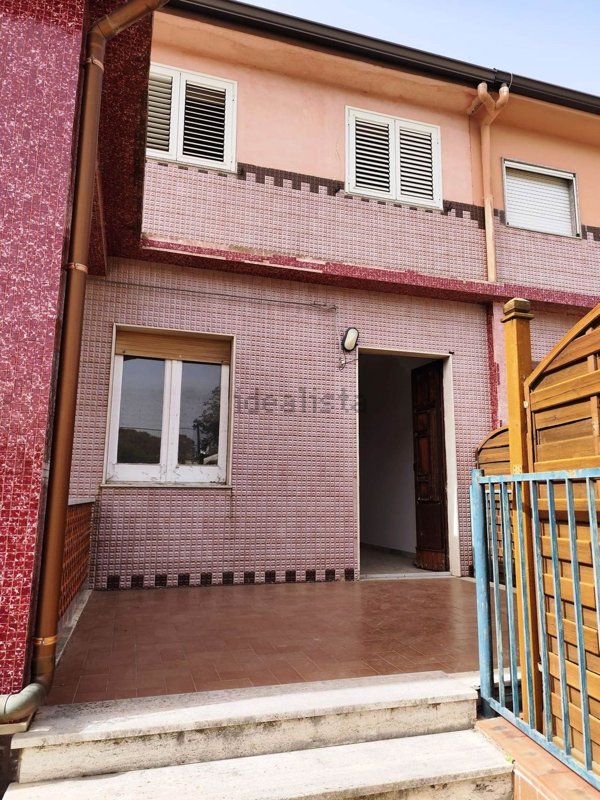 casa indipendente in vendita a Caltagirone