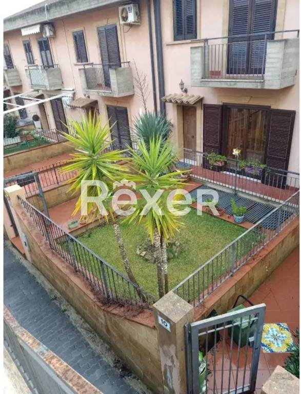 casa indipendente in vendita a Caltagirone