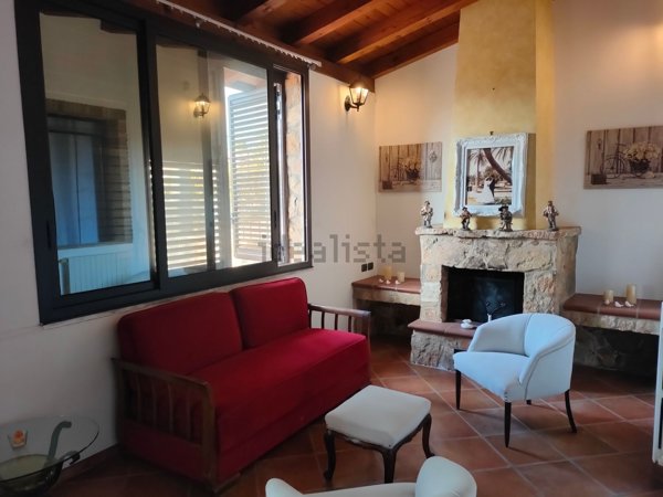 casa indipendente in vendita a Caltagirone