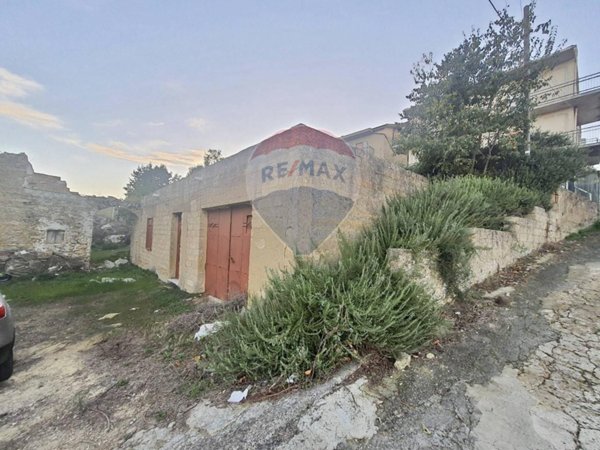 casa indipendente in vendita a Caltagirone