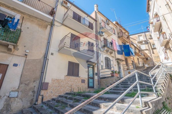 casa indipendente in vendita a Caltagirone