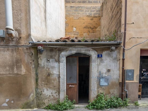 casa indipendente in vendita a Caltagirone