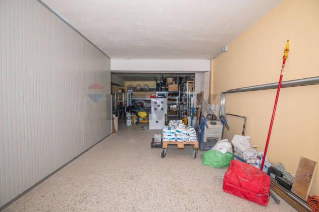 locale commerciale in vendita a Caltagirone