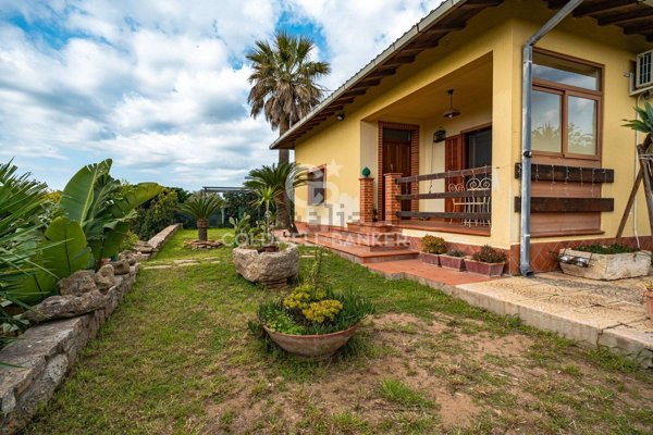 casa indipendente in vendita a Caltagirone in zona Piano San Paolo