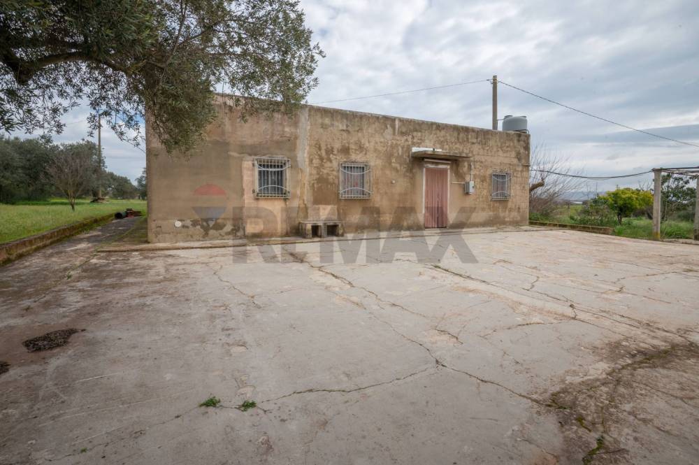 casa indipendente in vendita a Caltagirone in zona Santo Pietro