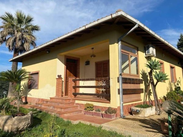 casa indipendente in vendita a Caltagirone in zona Piano San Paolo