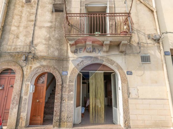 casa indipendente in vendita a Caltagirone