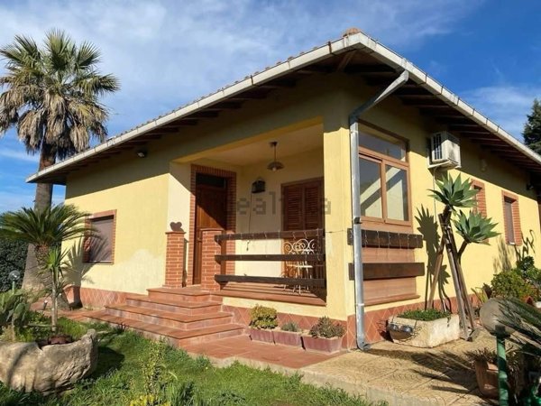 casa indipendente in vendita a Caltagirone in zona Piano San Paolo