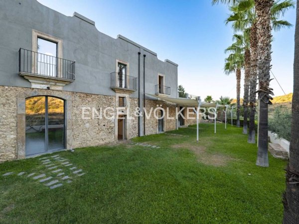 casa indipendente in vendita a Caltagirone