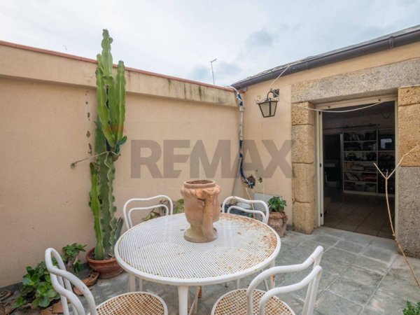 casa indipendente in vendita a Caltagirone