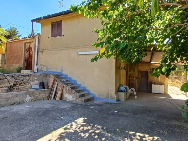 casa indipendente in vendita a Caltagirone