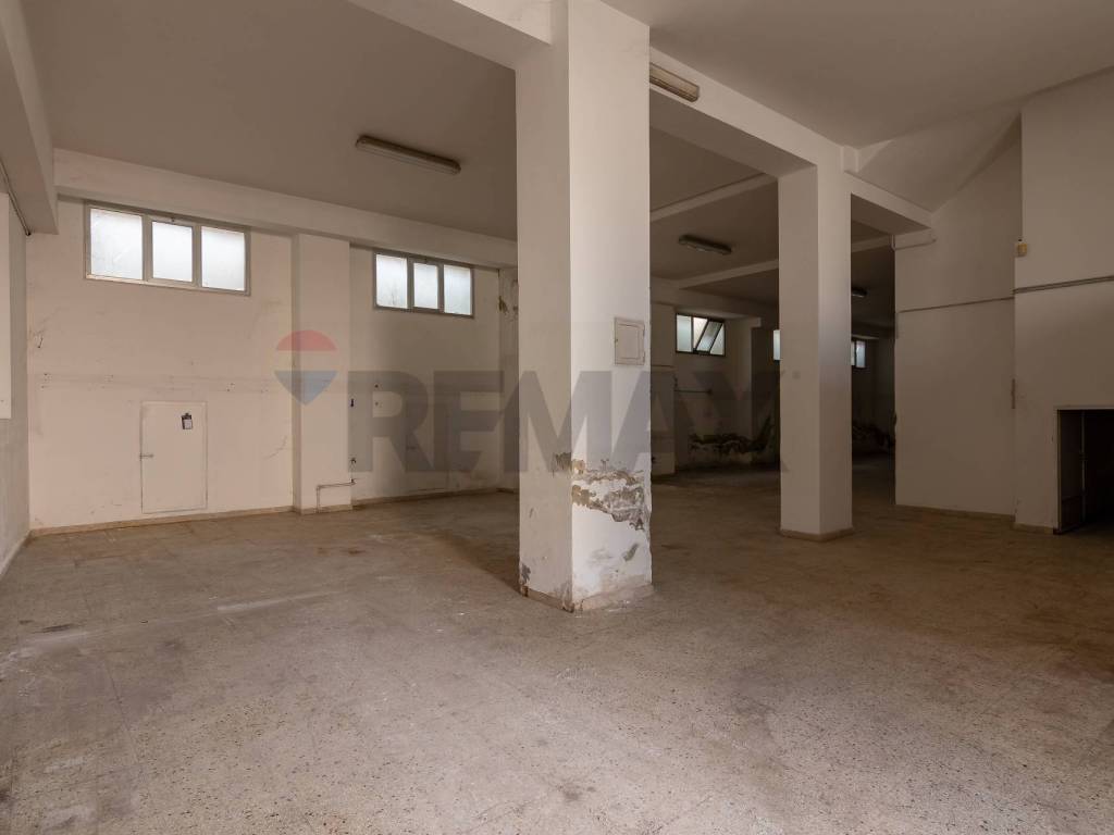 locale di sgombero in vendita a Caltagirone